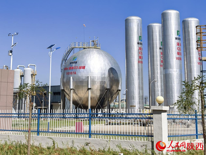 佰盛化学高纯度液体二氧化碳储罐。人民网 王丽摄